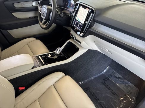 Certified 2026 Volvo XC40 B5 Plus AWD/4WD image 15