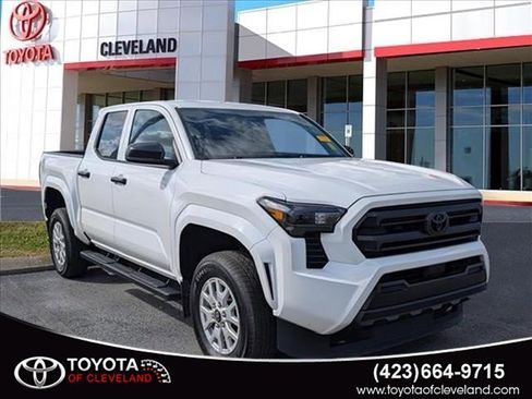 Used 2024 Toyota Tacoma SR image 1