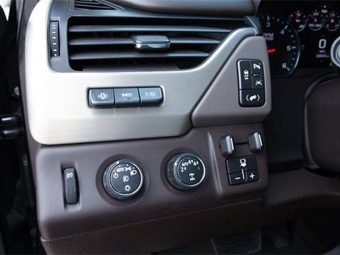 Used 2017 GMC Yukon Denali w/ Open Road Package image 17