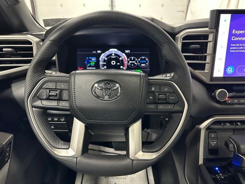 Used 2025 Toyota Sequoia Limited image 19