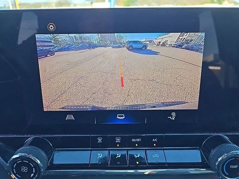 Used 2023 Chevrolet Colorado Z71 image 17