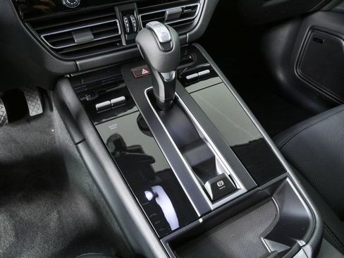 New 2026 Porsche Macan AWD/4WD image 19