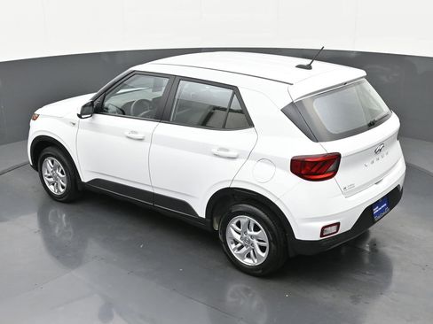 Certified 2025 Hyundai Venue SE image 28