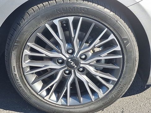 Certified 2024 Kia Forte GT-Line image 8