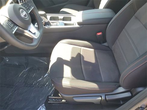 New 2025 Nissan Sentra SR w/ Trunk Package image 9