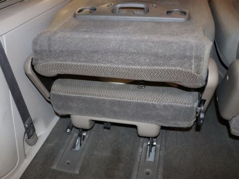 Used 2007 Dodge Caravan SXT w/ Popular Equipment Group I FWD image 32