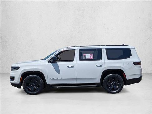 Used 2024 Jeep Wagoneer Series II w/ Flexible Seating Group RWD image 9
