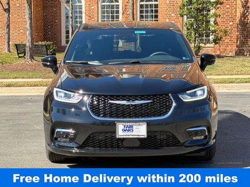 New 2026 Chrysler Pacifica Select image 3