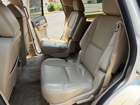 Used 2014 Chevrolet Tahoe LTZ RWD image 24