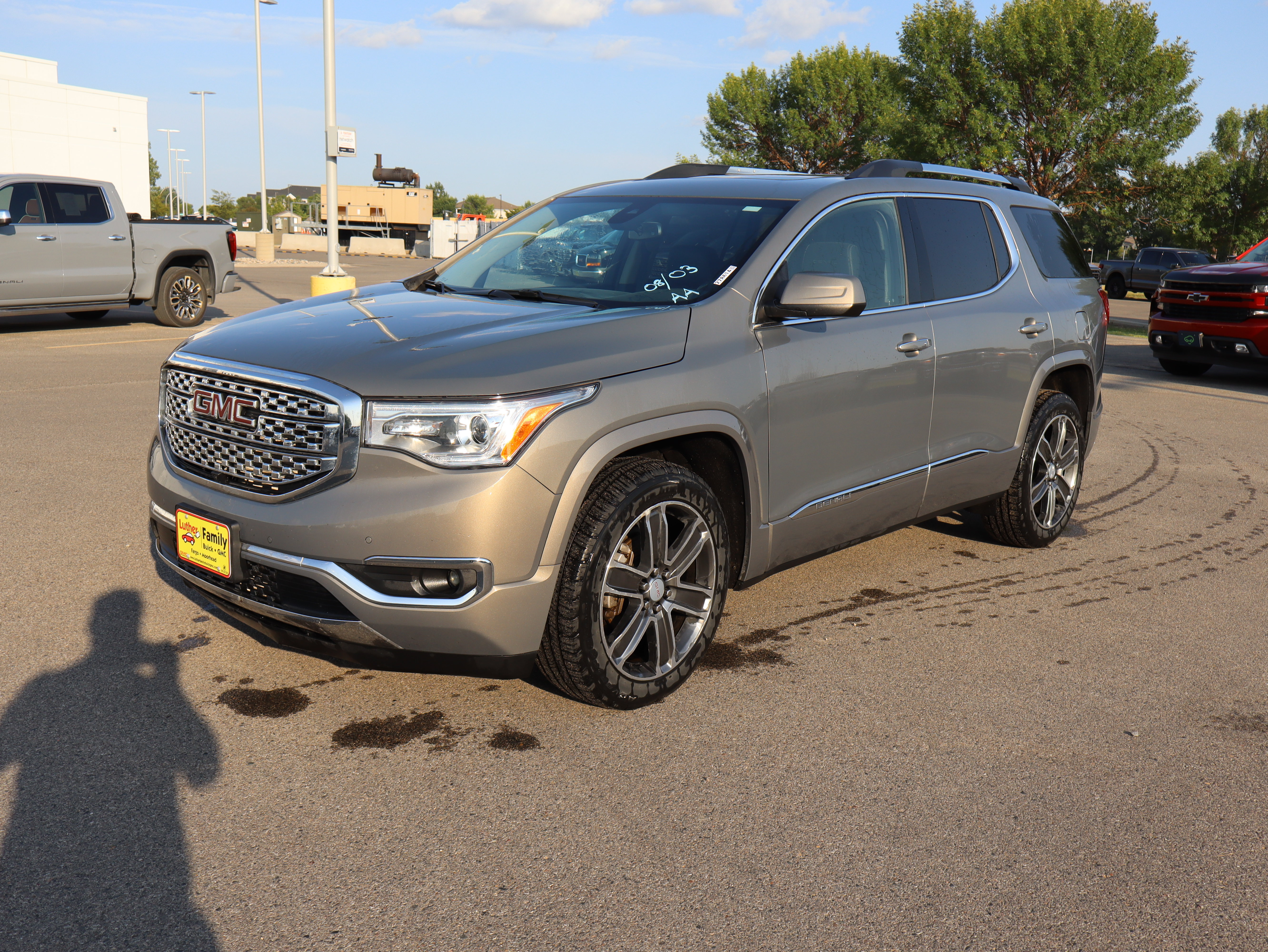 Used 2019 GMC Acadia Denali w/ Technology Package AWD/4WD image 3
