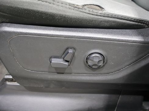 Used 2020 RAM 1500 Big Horn AWD/4WD image 12