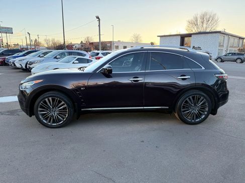 Used 2017 INFINITI QX70 AWD w/ Limited Package image 6