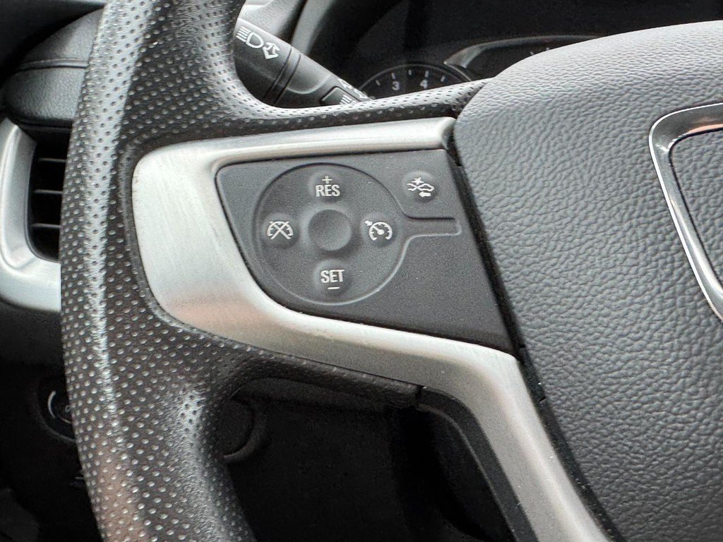 Used 2024 GMC Terrain SLE AWD/4WD image 19