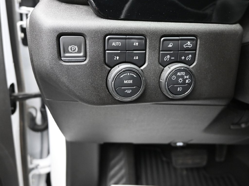 Used 2025 Chevrolet Silverado 2500 LTZ AWD/4WD image 19