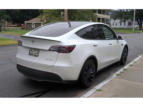Used 2023 Tesla Model Y Performance AWD/4WD image 3