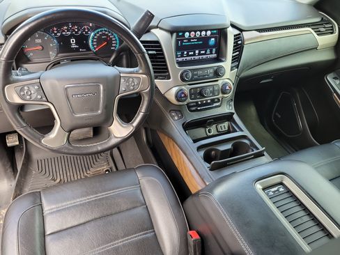 Used 2020 GMC Yukon Denali w/ Open Road Package AWD/4WD image 9