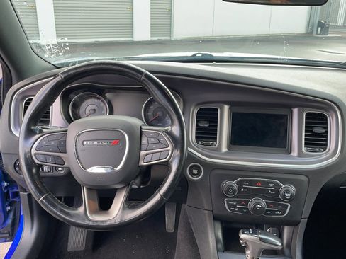 Used 2020 Dodge Charger SXT w/ Leather Interior Group image 10