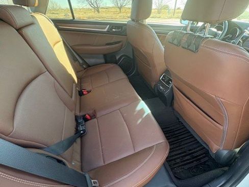 Used 2018 Subaru Outback 3.6R Touring image 14