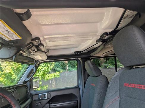 Used 2025 Jeep Wrangler Unlimited Rubicon AWD/4WD image 28