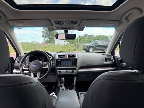 Used 2017 Subaru Outback 2.5i Limited AWD/4WD image 12