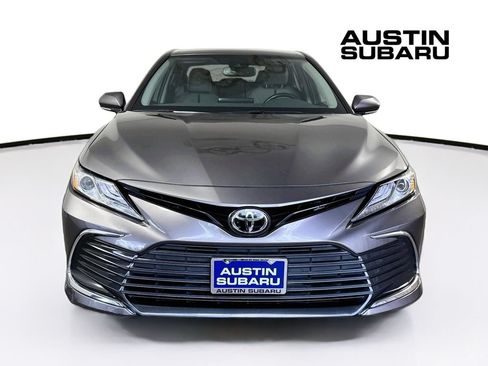 Used 2021 Toyota Camry XLE FWD image 2