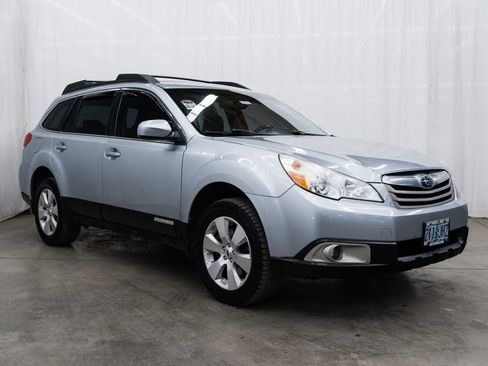 Used 2012 Subaru Outback 3.6R Limited image 1