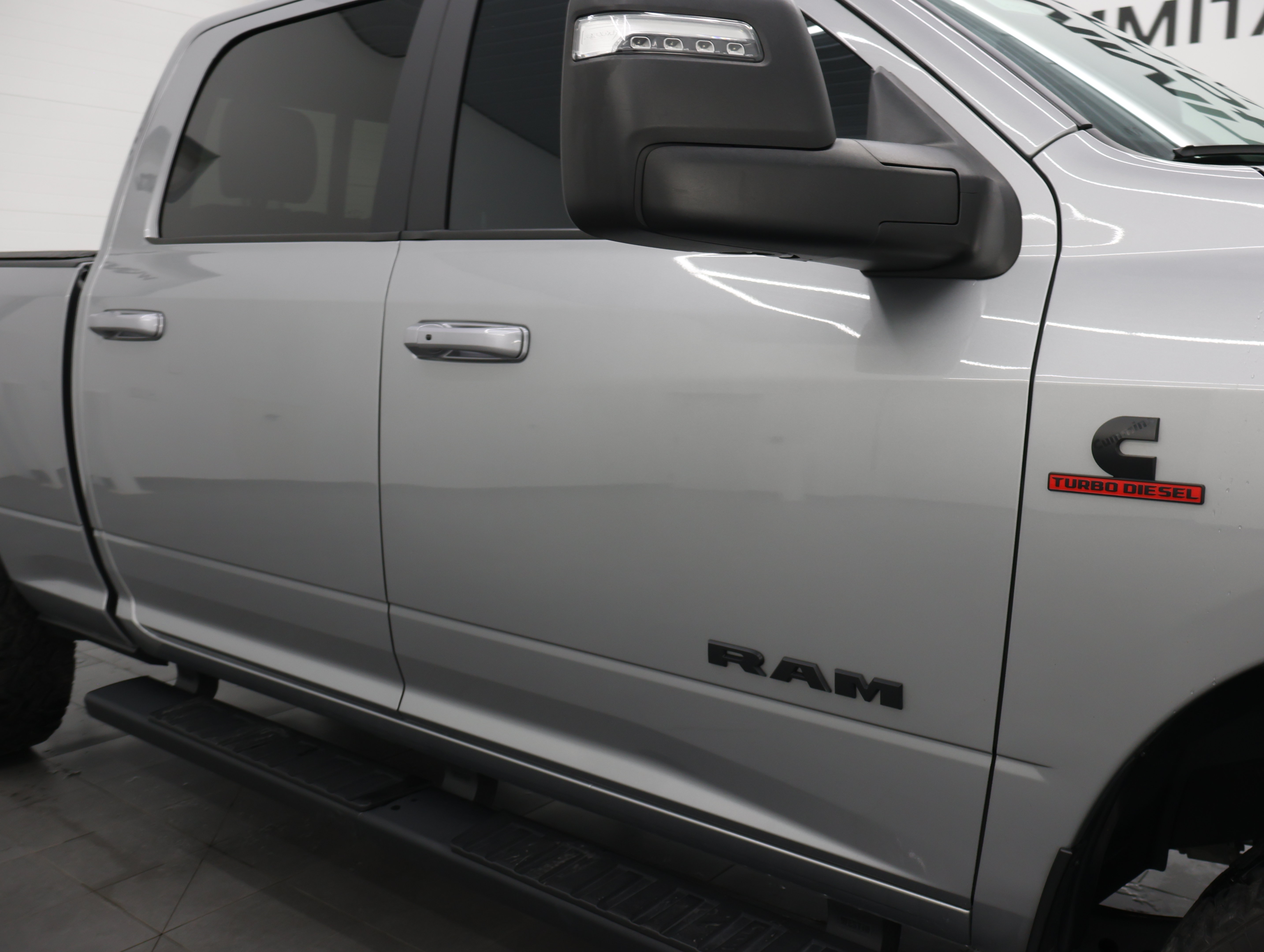 Used 2023 RAM 3500 Laramie AWD/4WD image 25