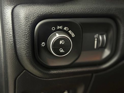 Used 2020 RAM 1500 Big Horn AWD/4WD image 17
