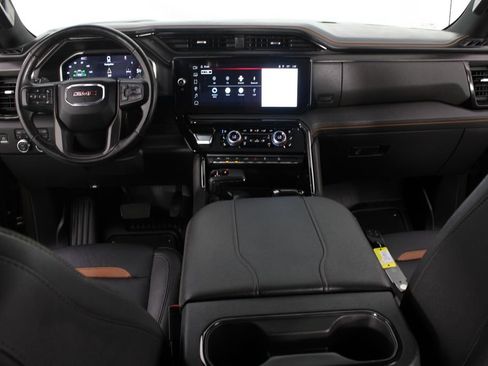 Used 2024 GMC Sierra 1500 AT4 w/ Technology Package AWD/4WD image 12