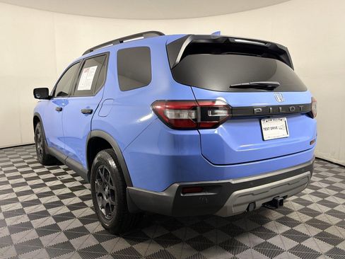 Used 2023 Honda Pilot TrailSport image 4