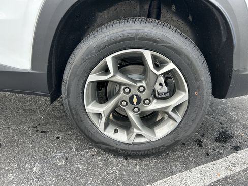 New 2025 Chevrolet Trax LT w/ Driver Confidence Package image 13