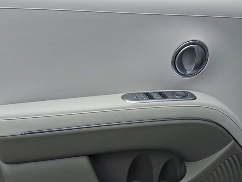 Used 2026 Hyundai Palisade SEL FWD image 13