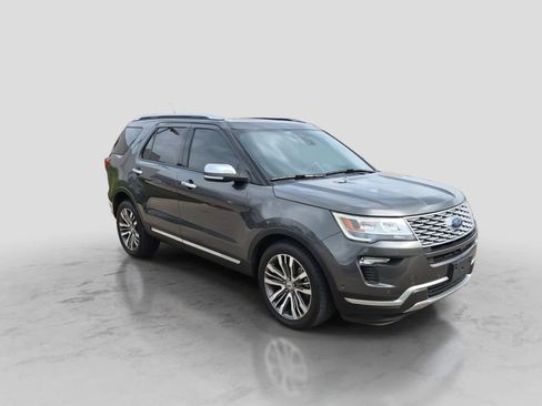 Used 2018 Ford Explorer Platinum AWD/4WD image 2