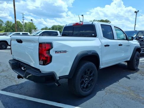 New 2026 Chevrolet Colorado Trail Boss AWD/4WD image 3
