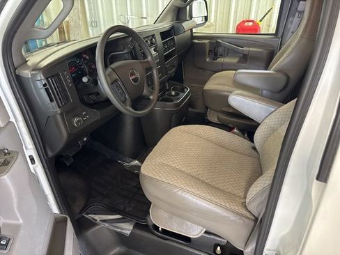 Used 2025 GMC Savana 3500 LT w/ LT Preferred Equipment Group RWD image 4