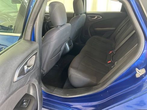 Used 2015 Chrysler 200 Limited FWD image 8