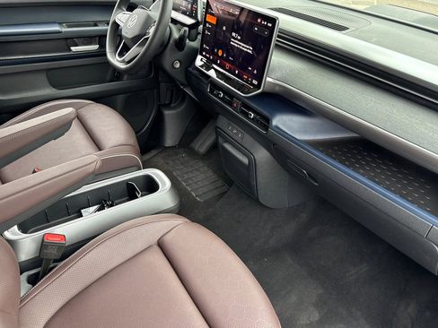 New 2025 Volkswagen ID. Buzz Pro S image 17