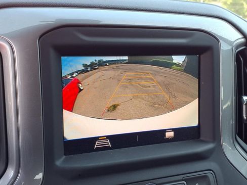 Used 2022 Chevrolet Silverado 1500 Custom w/ Safety Confidence Package RWD image 11