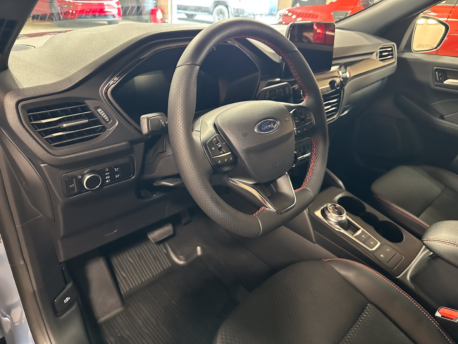 Used 2025 Ford Escape ST-Line AWD/4WD image 13