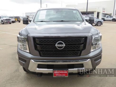 Used 2023 Nissan Titan SV w/ SV Convenience Package image 9