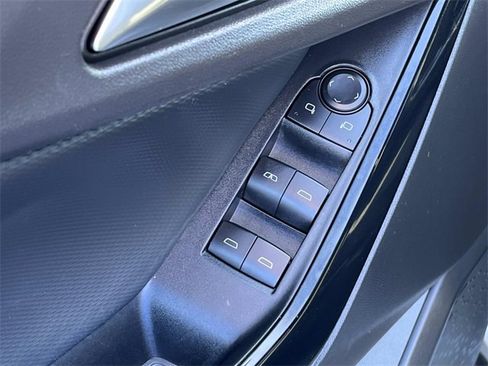 Used 2025 Chevrolet Equinox LT image 25