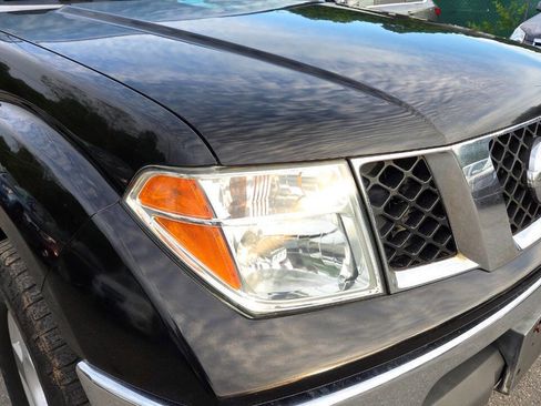 Used 2008 Nissan Frontier SE w/ SE Value Truck Pkg AWD/4WD image 19