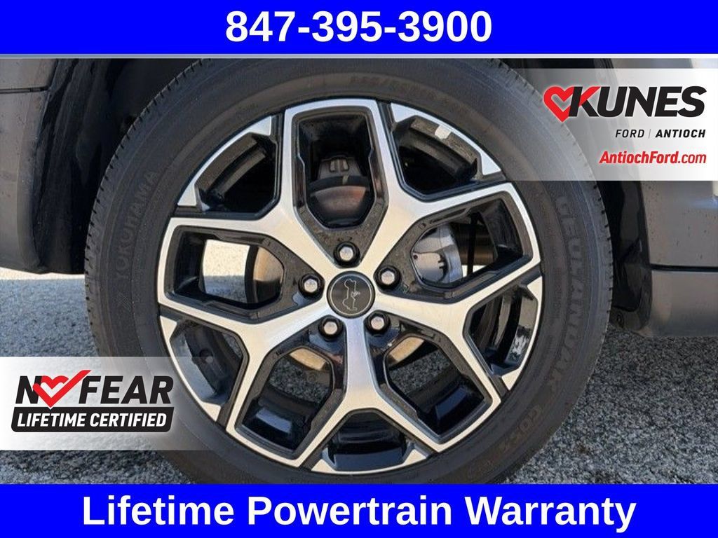 Used 2025 Jeep Compass Limited AWD/4WD image 18
