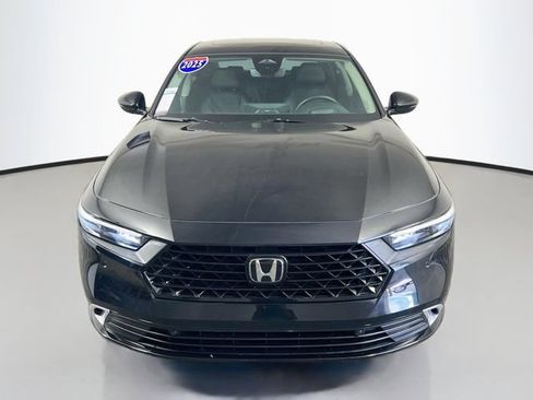 Used 2025 Honda Accord Touring image 3