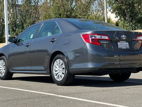 Used 2013 Toyota Camry LE FWD image 6