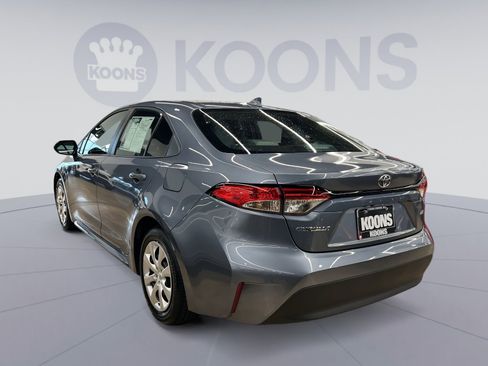 Used 2025 Toyota Corolla LE FWD image 2
