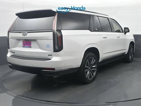 Used 2024 Cadillac Escalade ESV Sport w/ LPO, ONYX Package AWD/4WD image 7