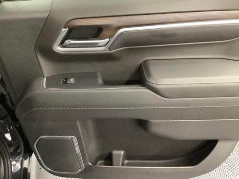 Used 2022 GMC Sierra 1500 SLT w/ X31 Off-Road Package image 29