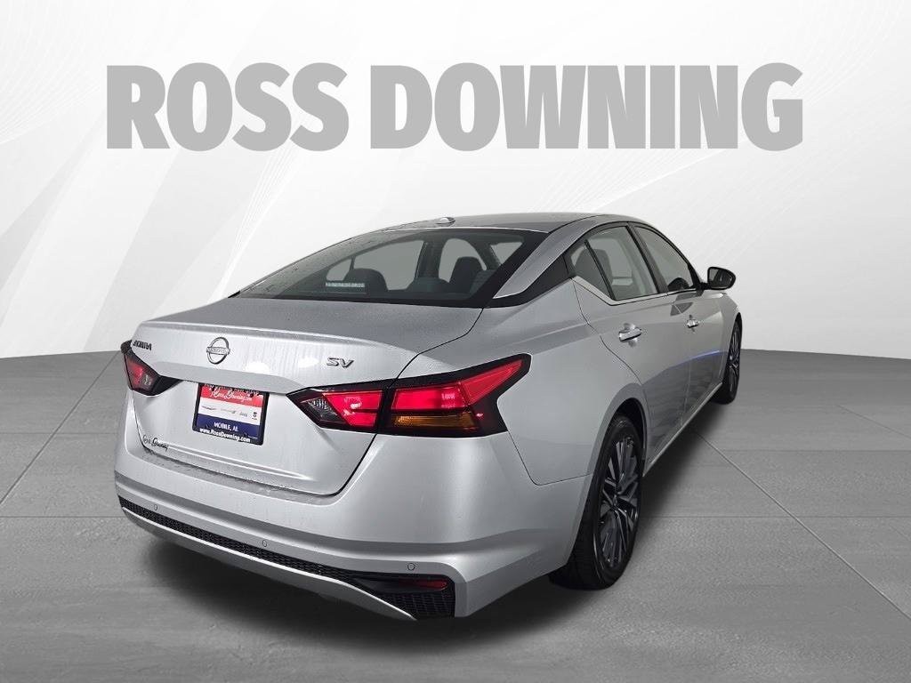 Used 2024 Nissan Altima 2.5 SV FWD image 5