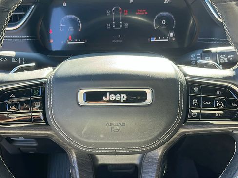 Used 2022 Jeep Grand Cherokee L Overland w/ Luxury Tech Group IV image 12